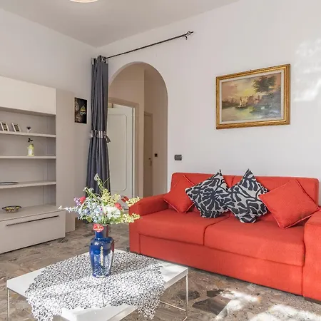Quadri D'oro - Beachside Escape In Beautiful Liguria Apartment